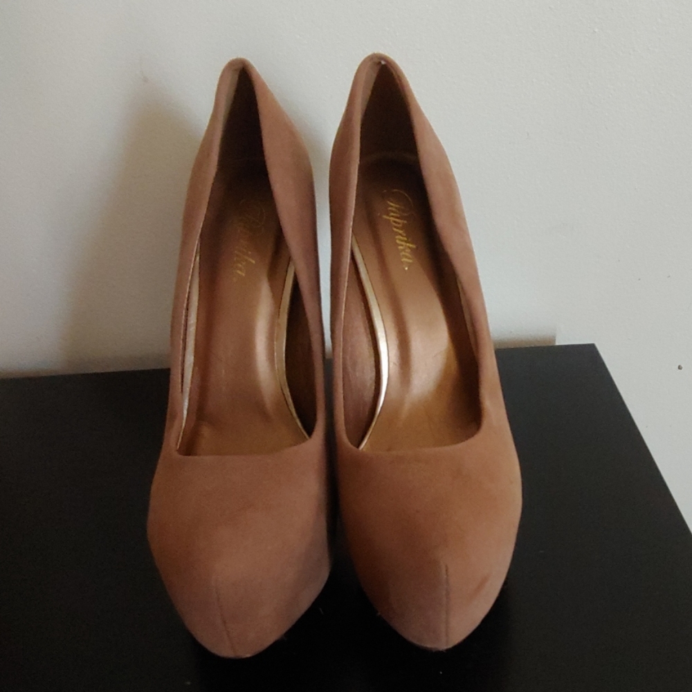 Tan heels